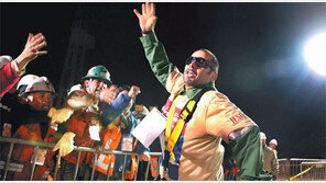 “우리는 神과 함께 34명이었다”