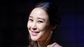 [O2]작가 변신 이사강 “배용준 전 연인 꼬리표는 풀어야할 숙제”