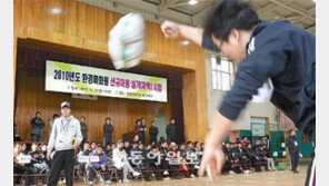 [수도권]‘젖먹던 힘까지’… 환경미화원 17명 모집에 100명 지원