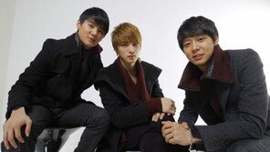 [O2뮤직/커버스토리] JYJ “동방신기 두 멤버 연락은 안 되지만…”