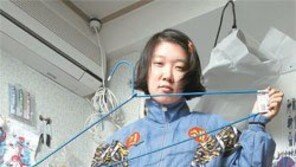 [판깨사]<끝> ‘촌티’ 디자인-실험밴드 활동하는 안데스 씨