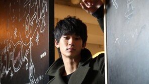 [O2/화보]김수현 “남자로 성장하고 있는 중” 
