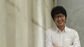 [O2/화보] 엄기준 “인터넷에 공개한 e메일, 팬레터는…”