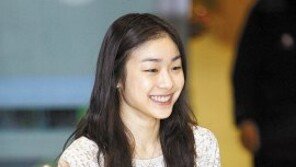 김연아 귀국… “대회 무산 아쉬움보다 日국민이 더 걱정”