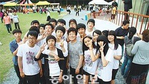 [강원]조용한 평창 감자꽃 마을 축제로 들썩