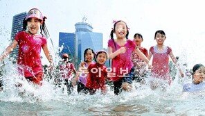 [수도권]“동네 물놀이장서 이른 더위 식혀요”