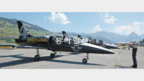 [커버스토리]4000m 상공으로 솟아올라 알프스로 뛰어내렸다