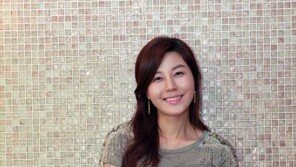 [O2플러스/화보]‘야생녀’ 김하늘, “엄태웅 어때?” 질문에 박장대소