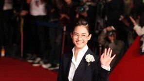 [포토] 강혜정, 남성미 물씬? 매니시룩 완벽소화