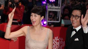 [포토] 윙크하는 김선아, 레드카펫 센스도 ‘국보급’