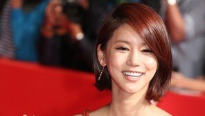 [포토] 오인혜, 의도된 노출? BIFF 이슈퀸 등극