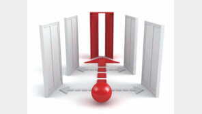 [DBR 스페셜]SKT의 하이닉스반도체 인수, 종합주의 vs 전문주의 관점서 타당성 분석