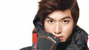 [아웃도어]겨울 산행 즐기려면 다운재킷이 필수