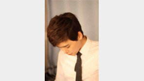 ‘뿌잉뿌잉’ 이종석, 돌아온 모델 포스 ‘팔색조 매력’