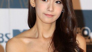 [포토] ‘SBS 가요대전’ 윤아, 가녀린 쇄골…男心 보호본능 폭발