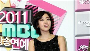 티아라 함은정, 레드카펫서 ‘진정한 꿀벅지’ 뽐내