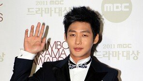 [포토] ‘MBC 연기대상’ 이태성, 안방女心 사로잡은 매너남 포스