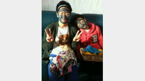 류현경, 낯선 男과 다정히 팩 하며…‘콩알 얼굴 인증’