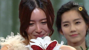 ‘뉴스타상’ 왕지혜 눈물 펑펑 “혼자 울면 창피한데…”