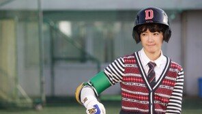 ‘개념시구’ 이시영, 이번엔 ‘개념타자’로 변신?