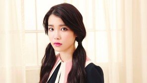 [O2플러스/이문원의 쇼비즈워치]아이유는 아이돌? 뮤지션? 그 해답은… 