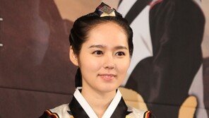 [포토] 한가인 ‘두 손을 가지런히 모으고’