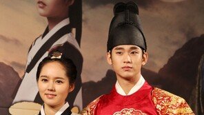 [포토] 한가인-김수현 ‘저희 잘 어울리나요?’