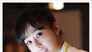 [더우먼동아 스타 뷰티] 쫀쫀한 피부의 비결! 홍수현의 ‘꿀광 메이크업’