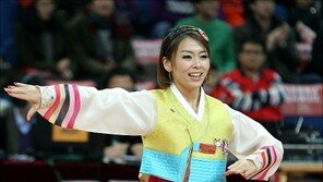 [포토] 고운 한복의 자태를 뽐내며!