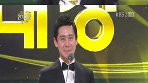 신하균, 대상 턱 “스태프에 백설기 130인분 돌려”