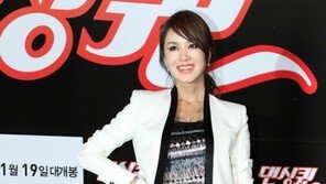 엄정화 “이효리-투애니원 씨엘, 이 시대 최고 섹시퀸”