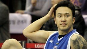 [포토] 김승현 ‘코트에 뛰고싶은데 또 부상이라니’