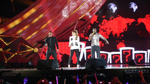 [연예 뉴스 스테이션] 씨엘·윌아이엠, 美 MTV 최고 합동공연 1위에