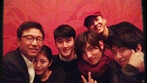 브라이언, SM 식구들 사진공개… “이수만-보아 부녀같네!”