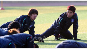 홍명보호 선수들 울긋불긋 머리 염색 “눈에 띄네”