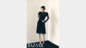 정려원, 절제된 블랙 시스루 드레스…세련미 눈길