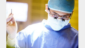 [O2플러스/드라마캐릭터열전]‘나쁜 의사’ 이강훈에게 돌을 던질 수 있을까? 