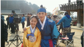 [스타 온라인] ‘해품달’ 진지희 “시완 오빠품에 안겼어요”