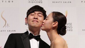 [포토] 강성연, 김가온에 달달한 볼키스