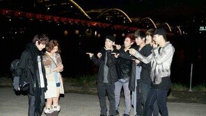 틴탑 엘조, 포미닛의 권소현 이마에 키스 ‘얼레리꼴레리’