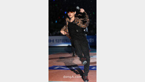 [포토] 배구코트에 오른 울랄라세션