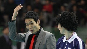 [포토] 고희진 감독, 미아 선심 잘 보이소!