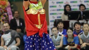 [포토] 원더우먼이 배구코트에?