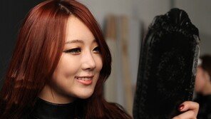 [포토] 달샤벳 수빈, 본인 미모에 반했나? ‘만족미소’