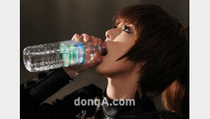 [포토] 달샤벳 세리, 얼마나 갈증났으면…‘벌컥벌컥’