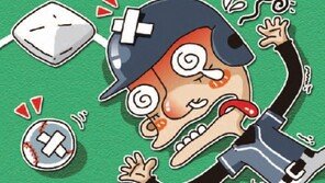 [조종규 KBO 심판위원장의 이것이 야구다] Q. 주자가 송구에 맞아 기절했다면?