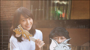 송강호 ‘톰’-이나영 ‘제리’ …훈훈한 현장 스틸 공개