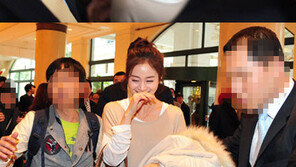 김태희, 베트남서 몰려든 인파에도 ‘천사 미소+발광 미모’