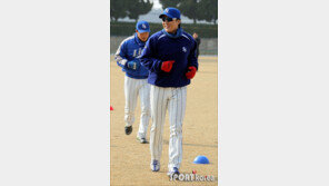 [포토] 첫훈련 이승엽, ‘삼성 분위기가 너무 좋아요’