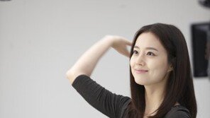 문채원, 광고 촬영현장…밤샘 촬영에도 ‘단아 미모’ 유지